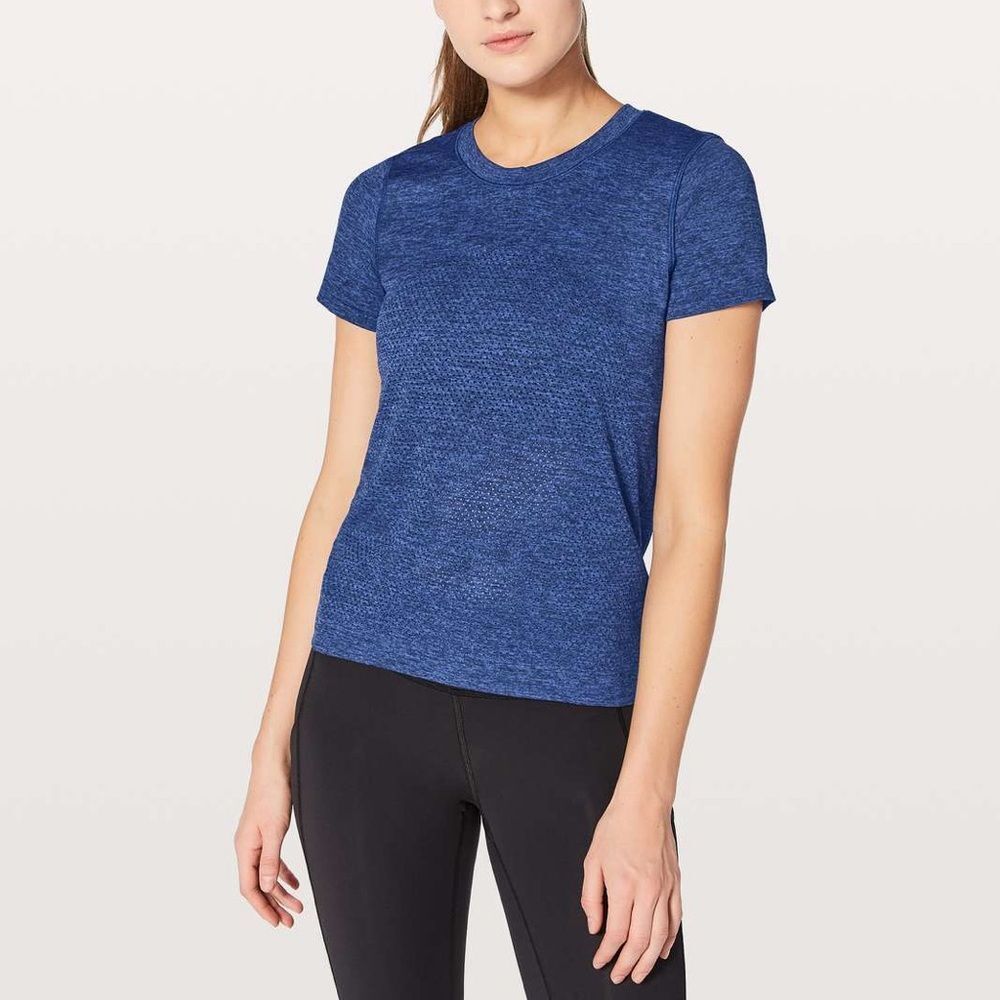 Lululemon Breeze By Short Sleeve in Blazer Blue / Black Size 4